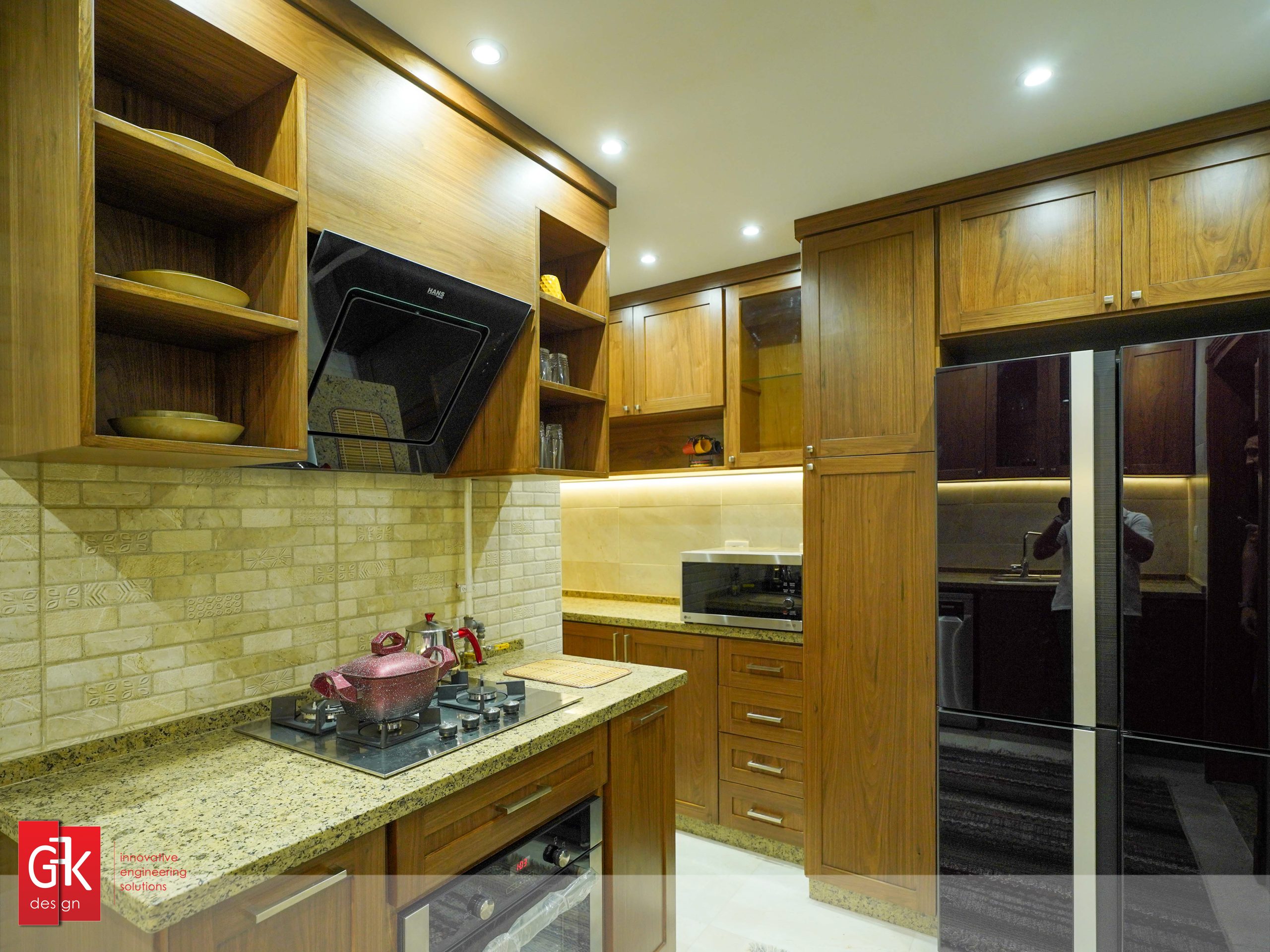 Louran Kitchen